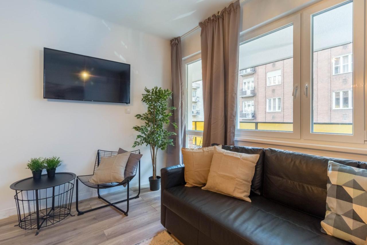Standard Apartment By Hi5 - Madach Budapest Bagian luar foto