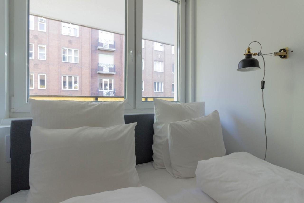 Standard Apartment By Hi5 - Madach Budapest Bagian luar foto