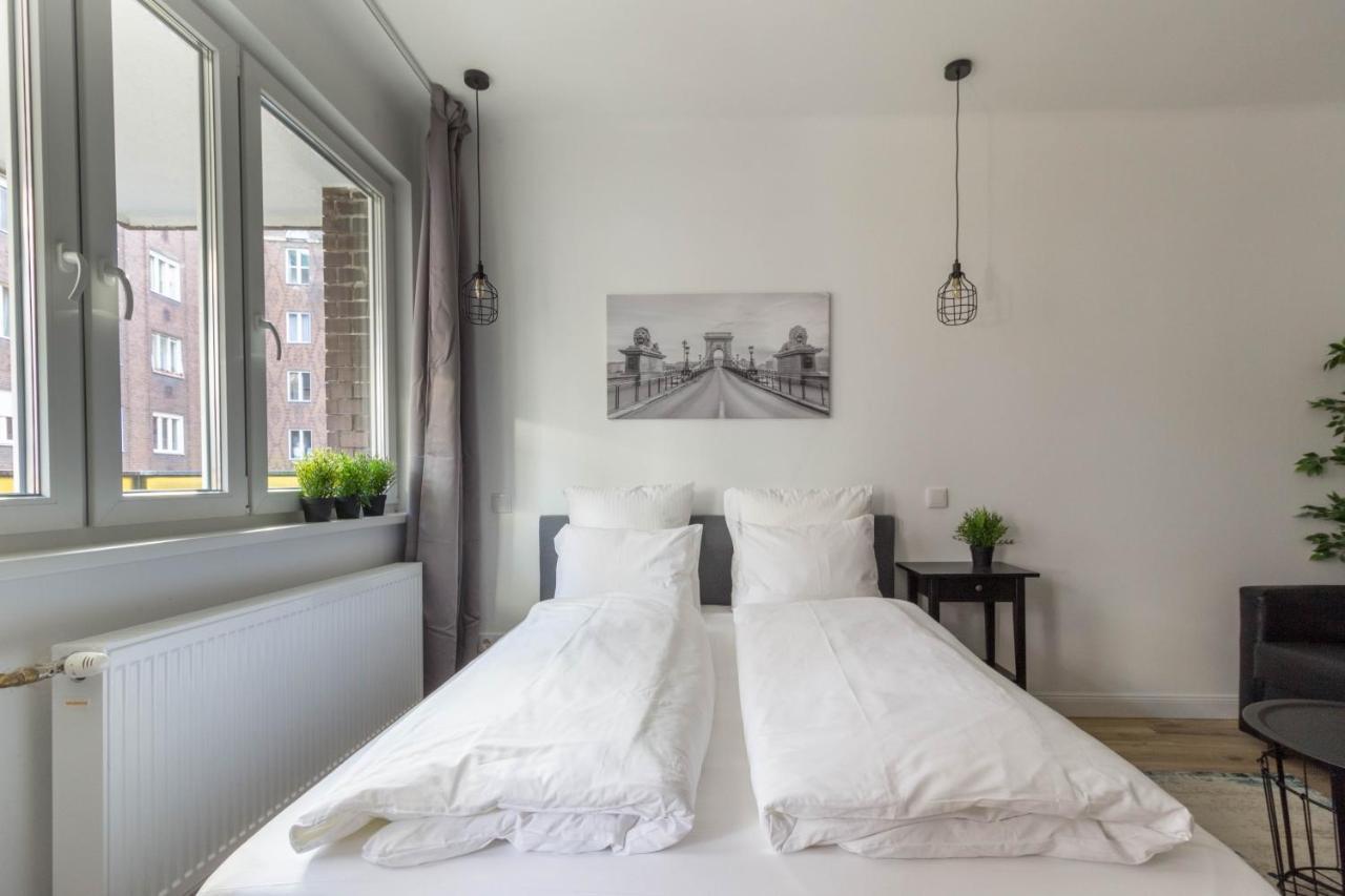 Standard Apartment By Hi5 - Madach Budapest Bagian luar foto